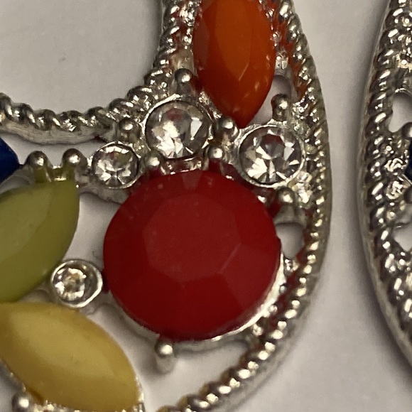 Silver Tone Paint Palette Earrings - Picture 3 of 13